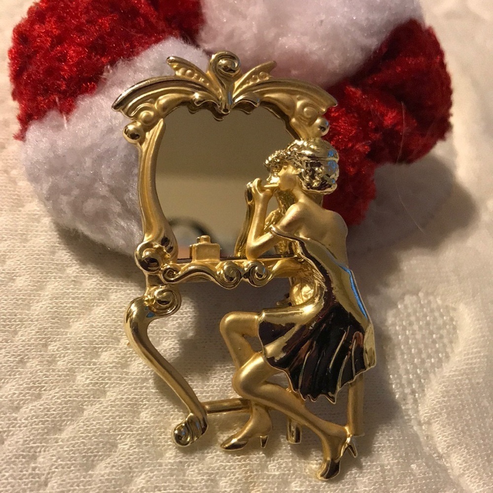 Vintage Gold-tone Retro Brooch